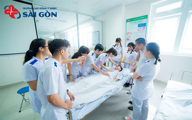 Học ngành Điều dưỡng có khó không